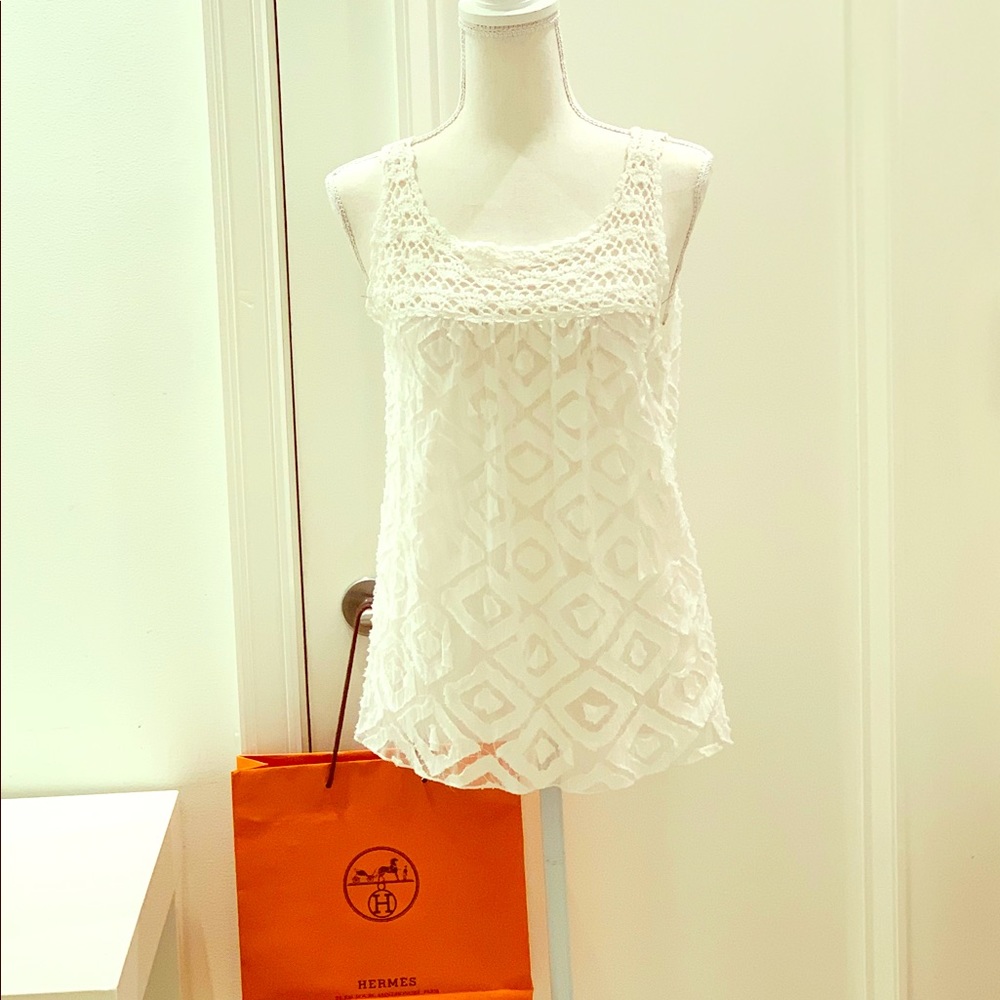 Karen Kane white crochet tank top!💕